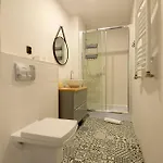 Unique With A Beautiful View And Balcony By Renters Διαμέρισμα