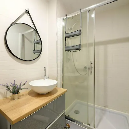 Apartment Unique With A Beautiful View And Balcony By Renters *